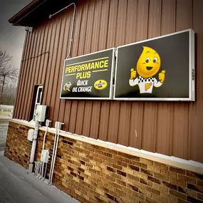 Bild von Performance Plus Quick Oil Change & Car Wash