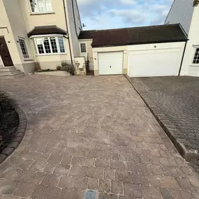 Bild von Spartan Paving & Landscaping Ltd