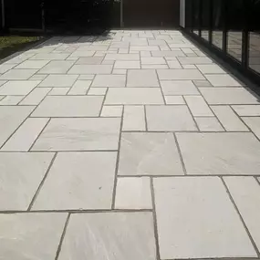 Bild von Spartan Paving & Landscaping Ltd