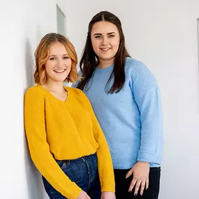 Die Nachhilfelehrerinnen und Nachhilfelehrer der Erste Nachhilfe Köln-Kalk nehmen an einem hochwertigen Qualifizierungsprogramm teil und hospitieren bei erfahrenen Lehrkräften.