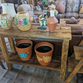 Bild von Mary's Cozy Home Furnishings