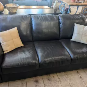 Bild von Mary's Cozy Home Furnishings