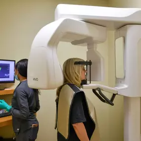 A women gets a dental scan at Dental Depot's Broken Arrow office