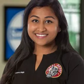 Dr. Ashna Raju comes to us from the Arizona School of Dental & Oral Health. Dr. Raju pursued a career in dentistry because it allows her to alleviate her patients’ pain while also giving them the perfect smile.