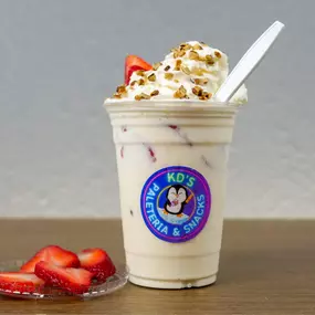 Strawberries with cream. Fresh natural or frozen strawberries, high-quality cream. One of the most popular products.
Fresas con crema. Fresas frescas naturales o congeladas, crema de alta calidad. Uno de los productos más populares.