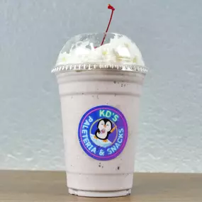 Milkshake made with your favorite ice cream.

Malteada hecha con tu nieve favorita.