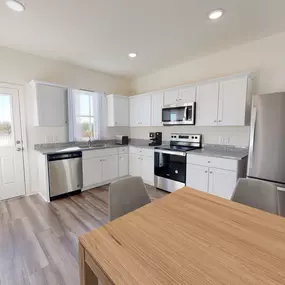 Experience everyday simplicity and convenience with our energy-efficient interiors and brand-new appliances.