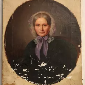 Bild von Restauratorin für Gemälde und Skulptur Katarina Maubach
