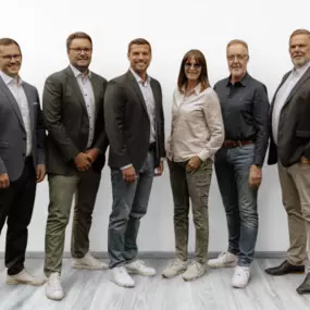 Teamfoto -  AXA Versicherungen Claus Decker - Kfz Versicherung in Kevelaer