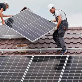 Gemeinsam entwickeln wir das für Sie passende Energiekonzept, das auf Ihre Bedürfnisse zugeschnitten ist. Unsere innovativen Lösungen geben Ihnen die Möglichkeit, unabhängiger von den Schwankungen der Strompreise zu werden.