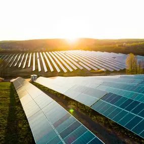 Gemeinsam entwickeln wir das für Sie passende Energiekonzept, das auf Ihre Bedürfnisse zugeschnitten ist. Unsere innovativen Lösungen geben Ihnen die Möglichkeit, unabhängiger von den Schwankungen der Strompreise zu werden.