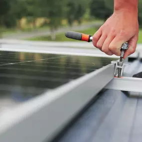 Gemeinsam entwickeln wir das für Sie passende Energiekonzept, das auf Ihre Bedürfnisse zugeschnitten ist. Unsere innovativen Lösungen geben Ihnen die Möglichkeit, unabhängiger von den Schwankungen der Strompreise zu werden.
