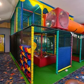 Bild von Ashley Hotel - Wacky Warehouse