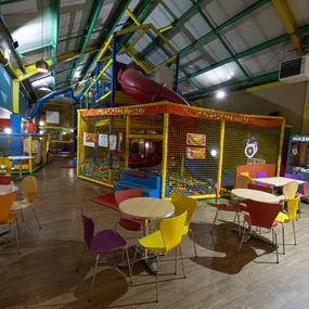 Bild von Red Lion Wacky Warehouse