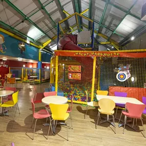 Bild von Red Lion Wacky Warehouse