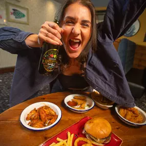 Enjoy live sports at Hungry Horse