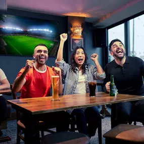 Enjoy live sports at Hungry Horse