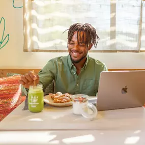 Laptop-Friendly Café