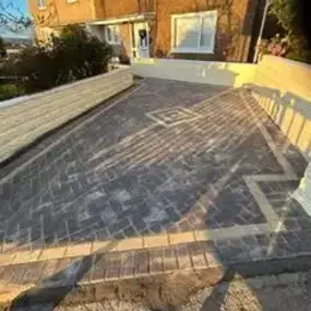 Bild von Premier Driveways and Roofing