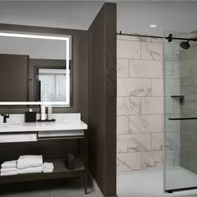 Guest room bath