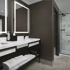 Guest room bath