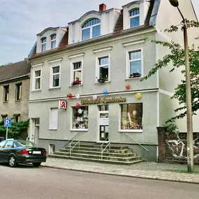 Aussenansicht der Glückauf-Apotheke Ammendorf
