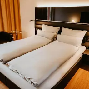 Queen size premium room