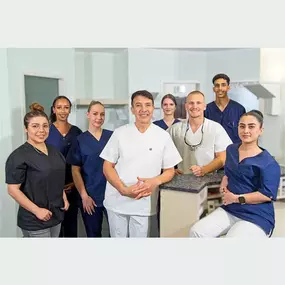 Bild von Dr. med. dent. Hamed Hakimi und Kollegen, Implantologie