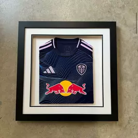 Bild von Framegame Leeds - Picture Framers & Shirt Framing