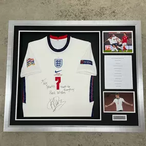 Bild von Framegame Leeds - Picture Framers & Shirt Framing