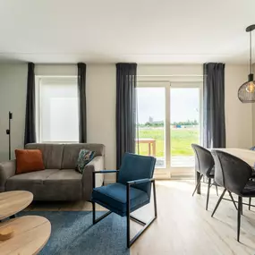 Bild von Modern vrijstaand vakantiehuis in Scherpenisse met een tuin - Belvilla by Oyo