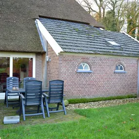 Bild von Rietgedekte boerenschuur met slaapkamer Achterhoek - Belvilla by Oyo
