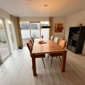 Bild von Zeer ruime bungalow woning op fijne plek - Belvilla by Oyo