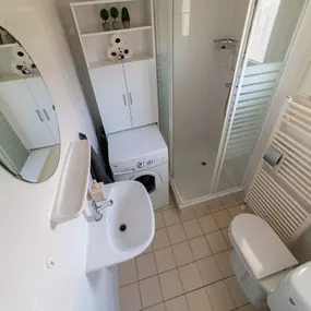 Bild von Gezellig chalet in Giethoorn met een aanlegsteiger - Belvilla by Oyo