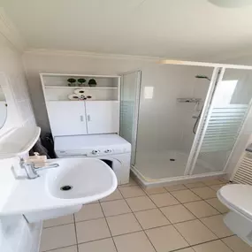 Bild von Gezellig chalet in Giethoorn met een aanlegsteiger - Belvilla by Oyo