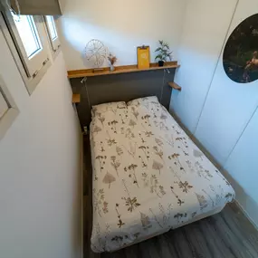 Bild von Gezellig chalet in Giethoorn met een aanlegsteiger - Belvilla by Oyo