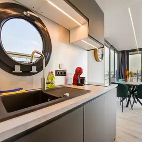 Bild von woonboot in jachthaven van Volendam met zwembad - Belvilla by Oyo