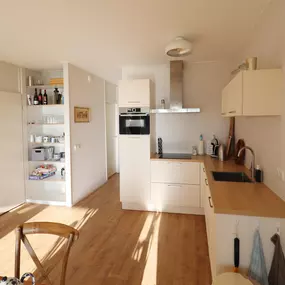 Bild von Zonnig appartement direct aan het Heegermeer - Belvilla by Oyo