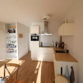 Bild von Zonnig appartement direct aan het Heegermeer - Belvilla by Oyo