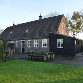 Bild von Geschakelde boerderij in Elsendorp met een recreatieschuur - Belvilla by Oyo