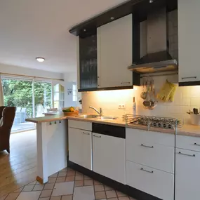 Bild von Sfeervolle bungalow met sauna en hottub - Belvilla by Oyo