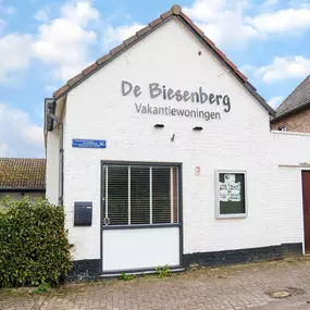 Bild von Heerlijk vakantiehuis in Ulestraten met privÃ© terras en groot speelbos - Belvilla by Oyo