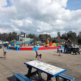 Bild von Rustig gelegen vakantiehuis met gedeeld zwembad - Belvilla by Oyo