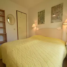 Bild von Mooi vakantiehuis in Bergen aan Zee met terras - Belvilla by Oyo