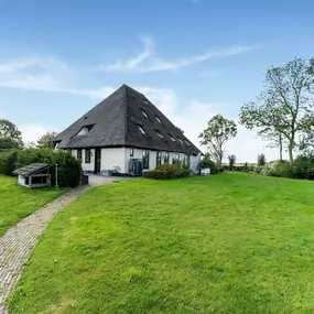 Bild von Ruime en duurzame woonboerderij in Heiloo met grote tuin - Belvilla by Oyo