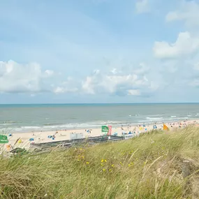 Bild von Sfeervol vakantiehuis vlakbij strand met sauna, hottub en zonnebank - Belvilla by Oyo