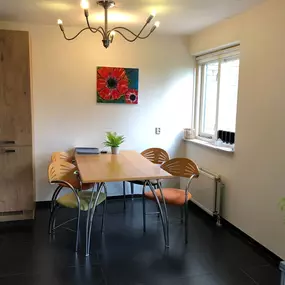 Bild von Sfeervol vakantiehuis vlakbij strand met sauna, hottub en zonnebank - Belvilla by Oyo