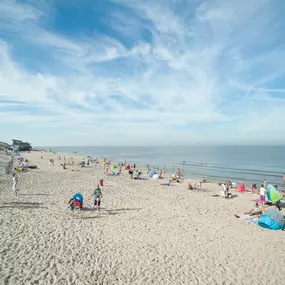 Bild von Sfeervol vakantiehuis vlakbij strand met sauna, hottub en zonnebank - Belvilla by Oyo