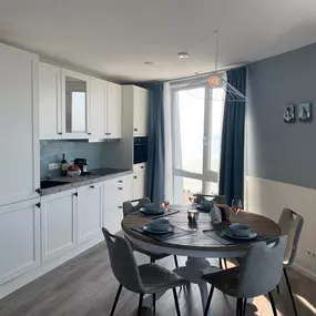 Bild von Stijlvol appartement met zeezicht - Belvilla by Oyo
