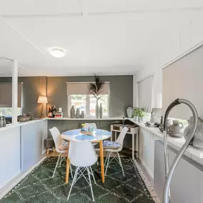 Bild von Heerlijk Houten Chalet in het Twentse met tuin - Belvilla by Oyo